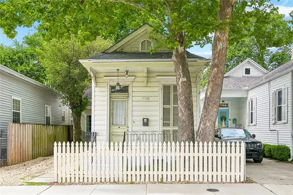 Mark Hingle "The Life Saving Agent" with LPT Realty in Meraux, LA