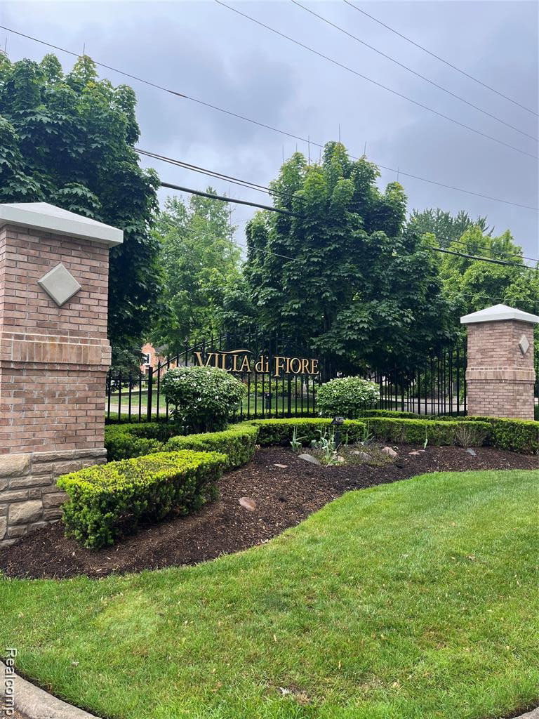 Hoyt Real Estate Inc in Clinton Township, MI