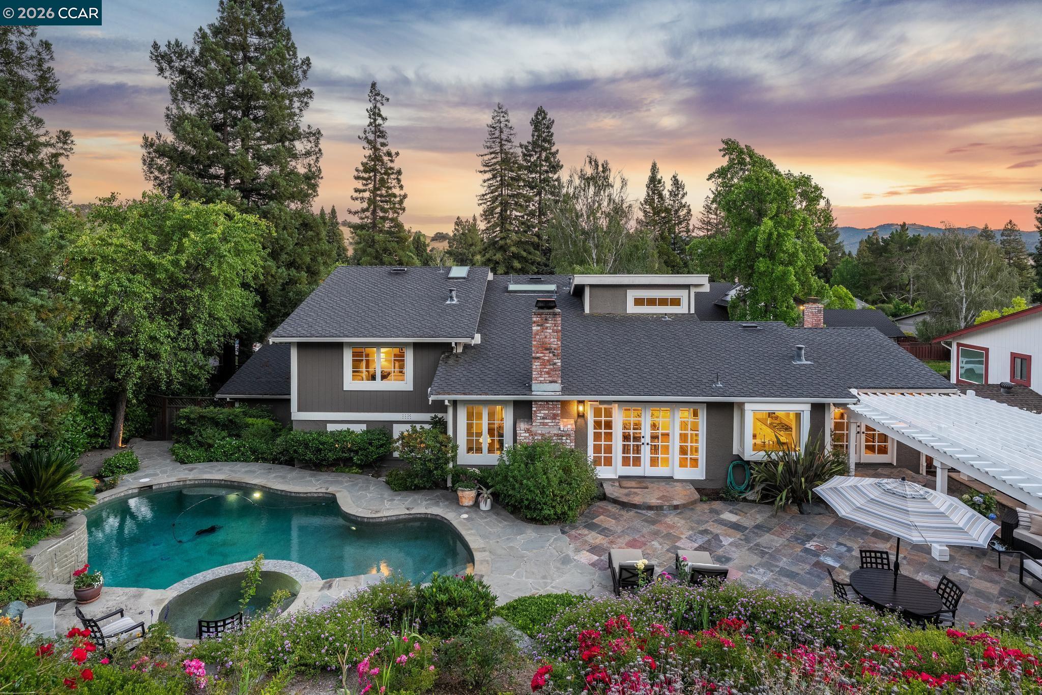Lori & Cheryl | SF East Bay Area Real Estate Agents | Lori Legler & Cheryl Hata in Lafayette, CA