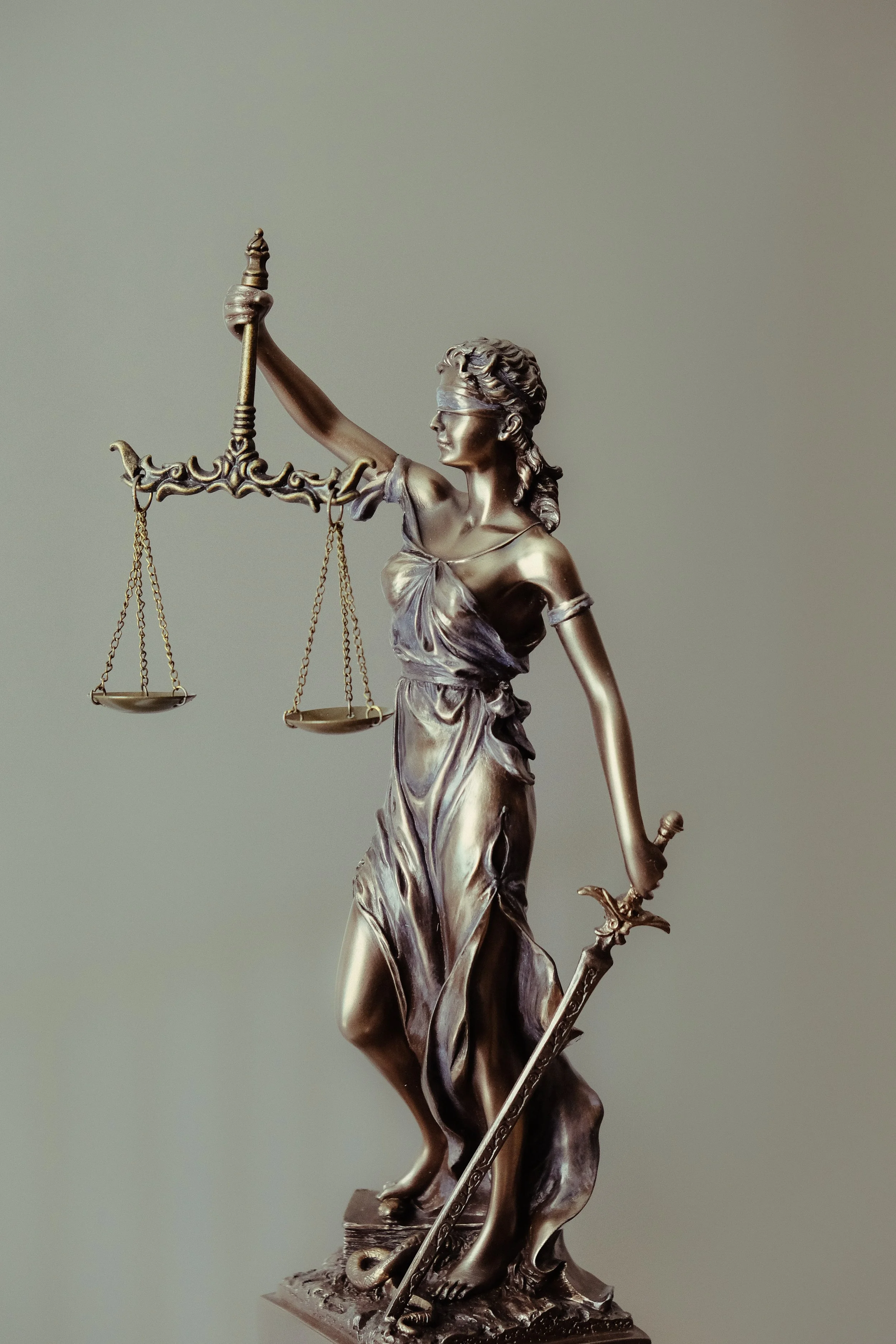 Gilbert Quinones Law Offices in La Puente, CA
