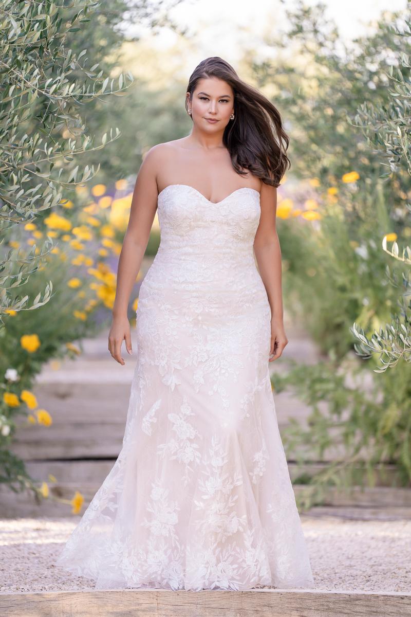 Universe Bridal & Prom in West Lafayette, OH (5)