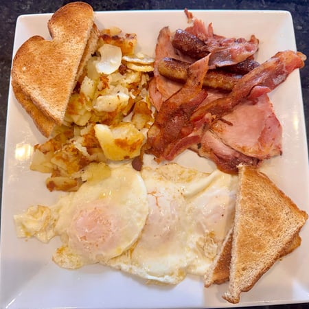 Tony's Bar and Grille in London, OH (2)