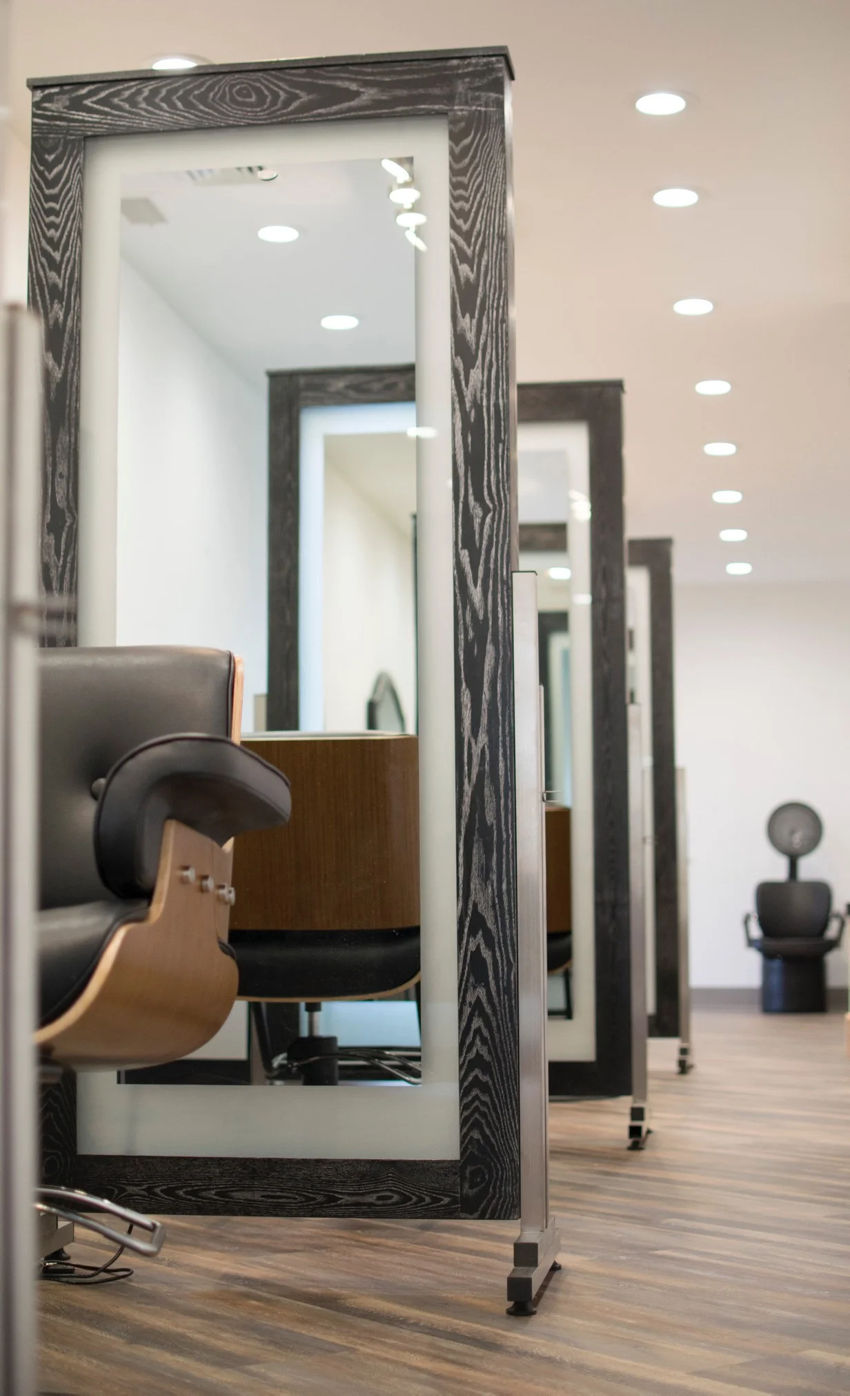 Lavish Salon in Crown Point, IN