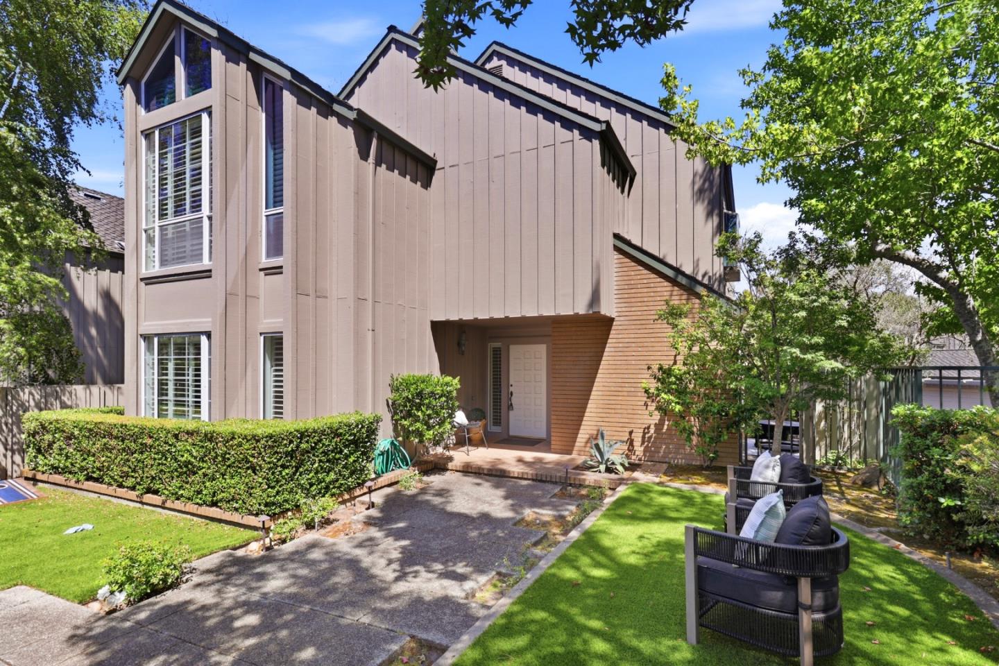 Ruba Kaileh & Haifa Khoury: Peninsula & Silicon Valley Realtors in Mountain View, CA