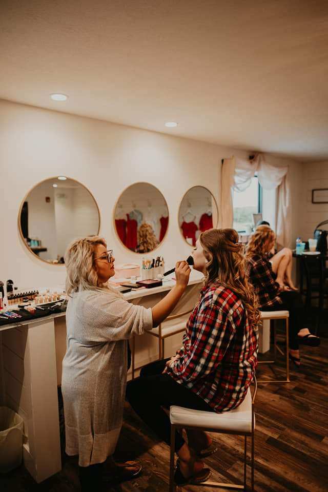 Clawdia's Beauty Salon in Valparaiso, IN