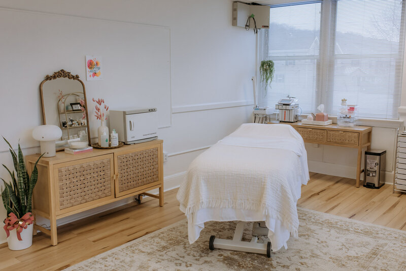 Cloud Nine Beauty Bar in Follansbee, WV (5)