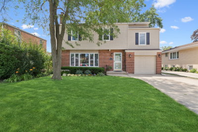Donna Mundzic, Real Estate Broker in Park Ridge, IL (4)