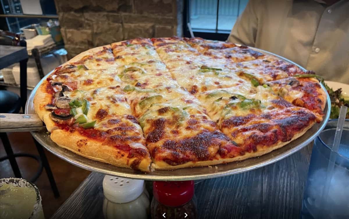 Evviva! Bar & Eatery in Lisle, IL (2)