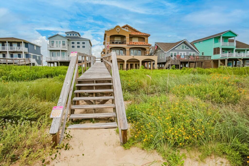 Corona Del Mar Beach Properties in Leming, TX (2)