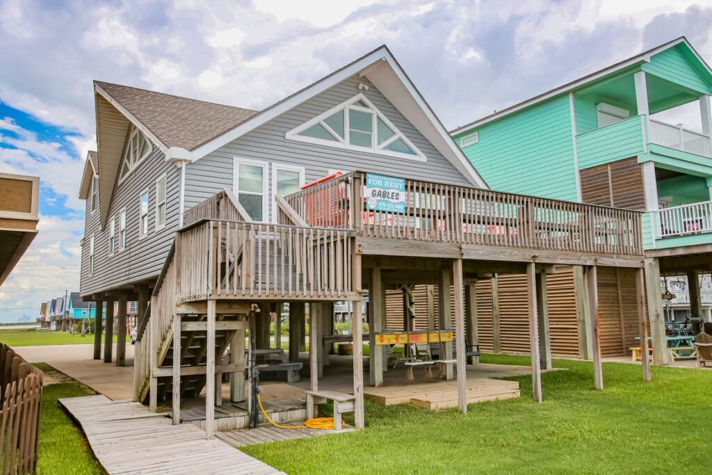 Corona Del Mar Beach Properties in Leming, TX (4)
