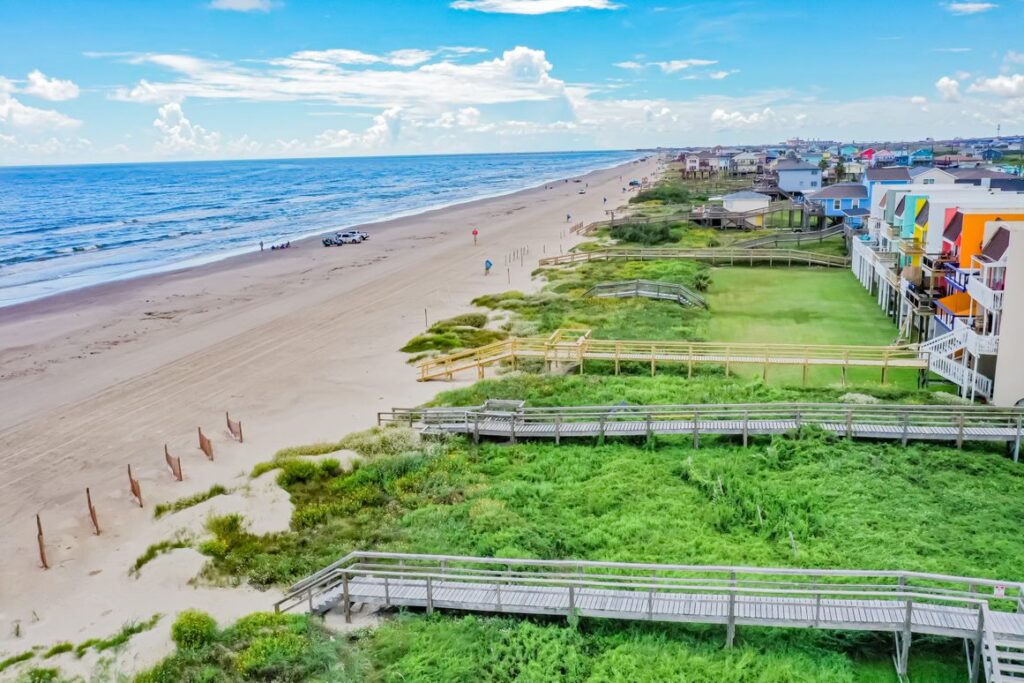 Corona Del Mar Beach Properties in Leming, TX (5)