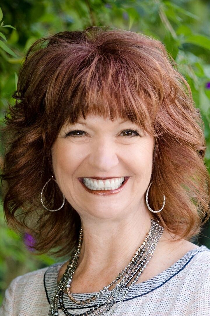 Christina Henteleff - Top Realtor for Conejo Valley - Providing Personalized Concierge Service in Westlake Village, CA (2)