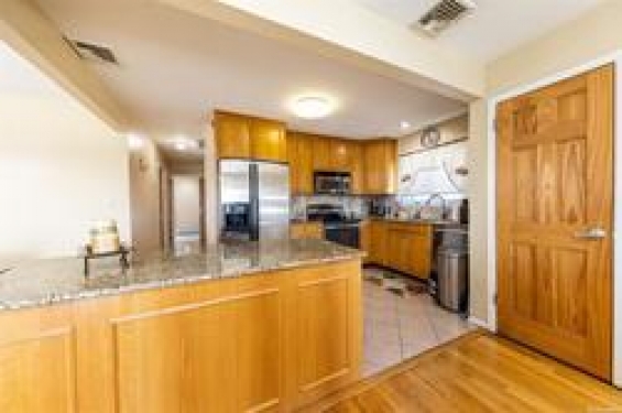 Paul Gold Real Estate in Long Beach, NY (3)
