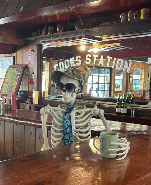 Cook's Station | Saloon • Dining • Store in Pioneer, CA (3)