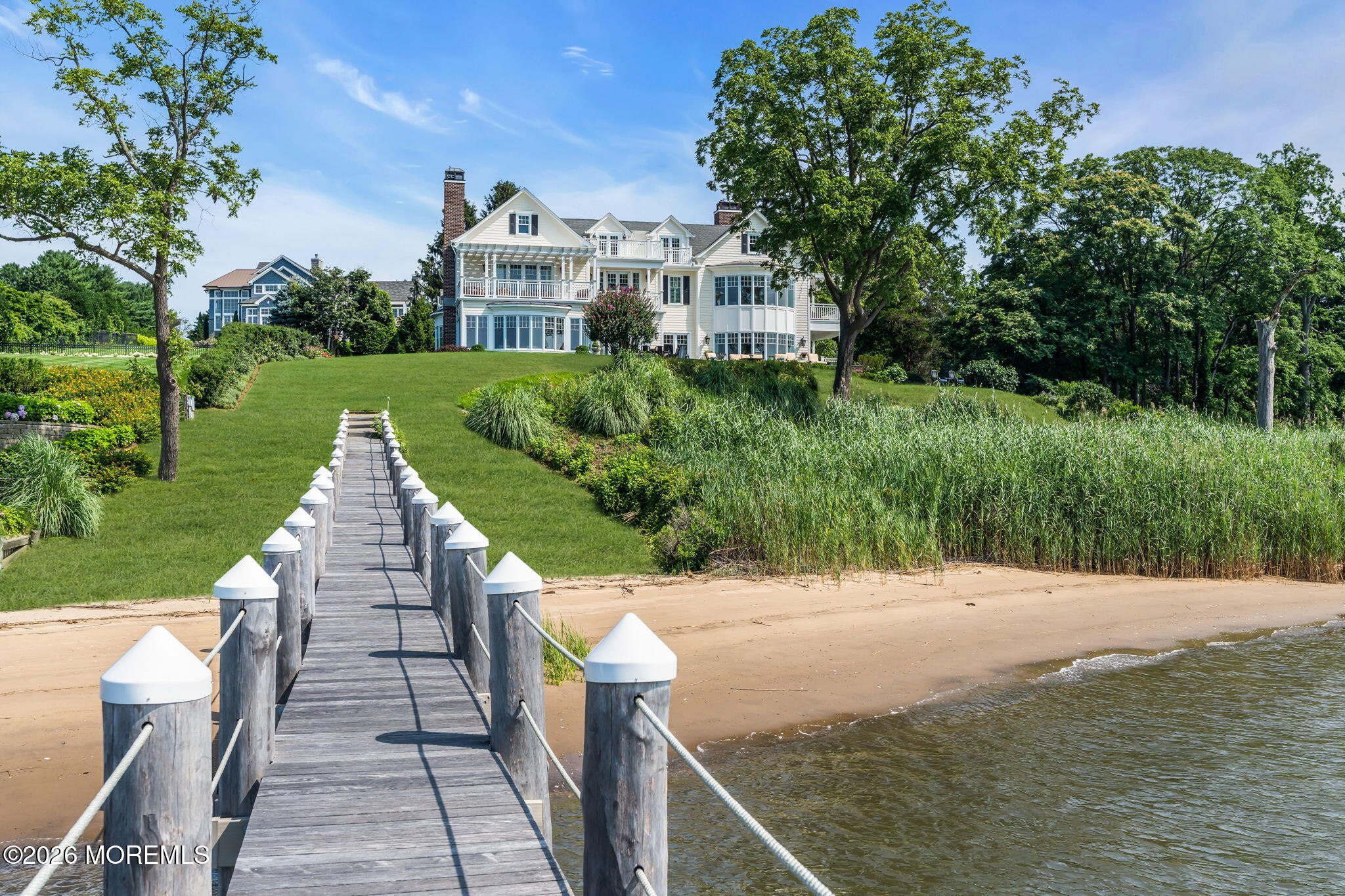 Danielle Lacko Team - Luxury Realtor at Douglas Elliman Fair Haven, NJ in Old Westbury, NY (4)