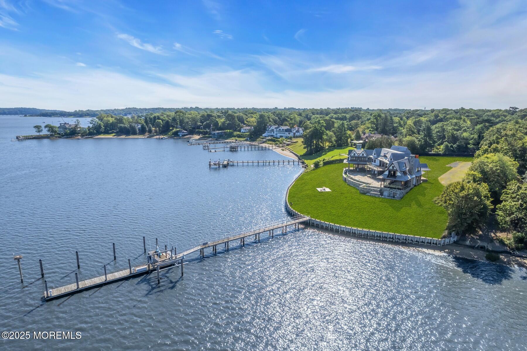 Danielle Lacko Team - Luxury Realtor at Douglas Elliman Fair Haven, NJ in Old Westbury, NY (5)