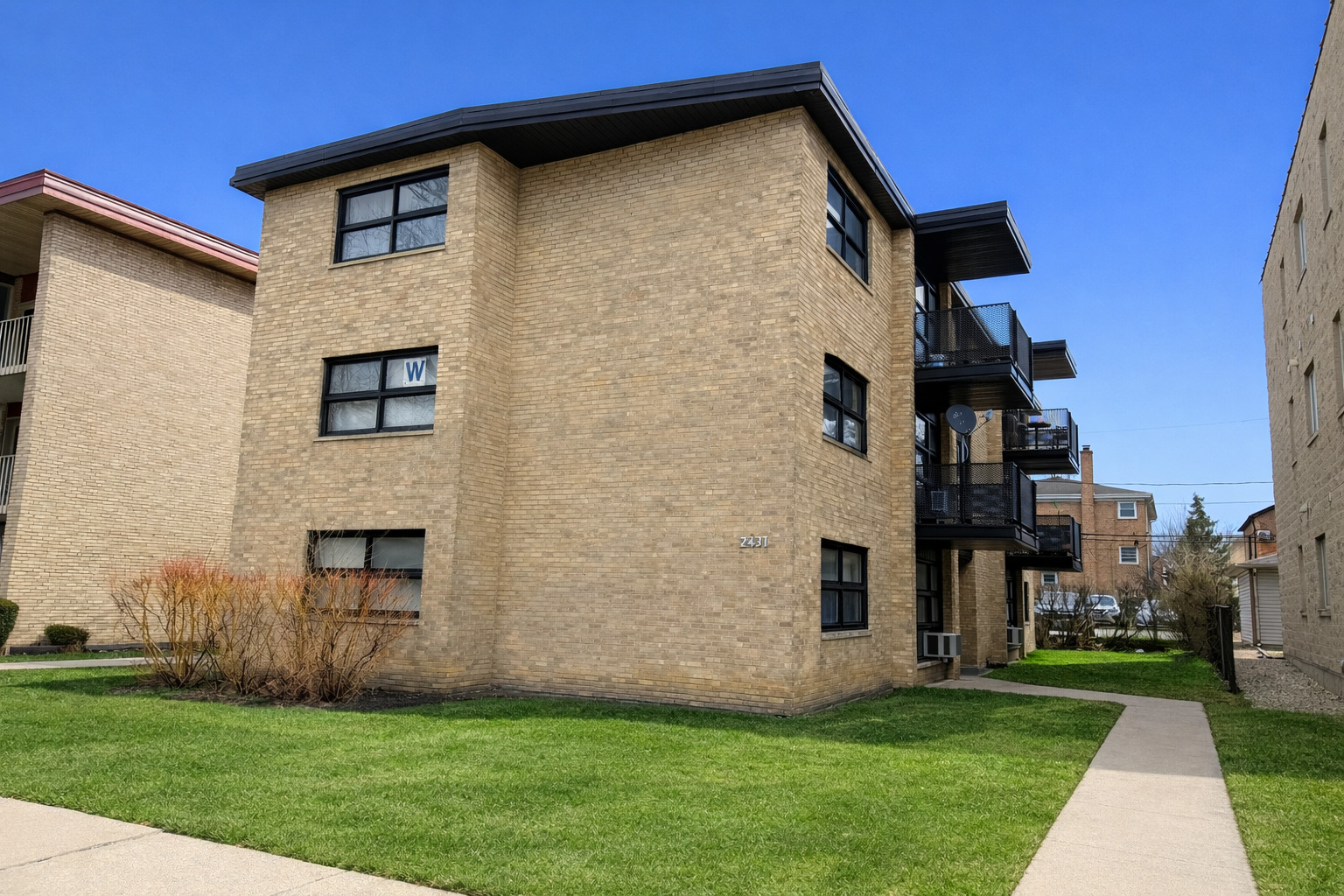 Maranda Real Estate Group | Christie's International Real Estate in Elmhurst, IL (5)