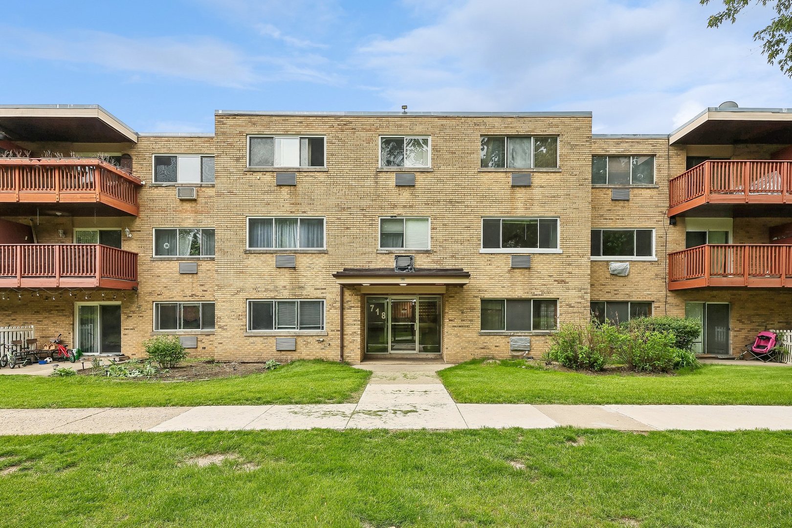 Maranda Real Estate Group | Christie's International Real Estate in Elmhurst, IL (6)