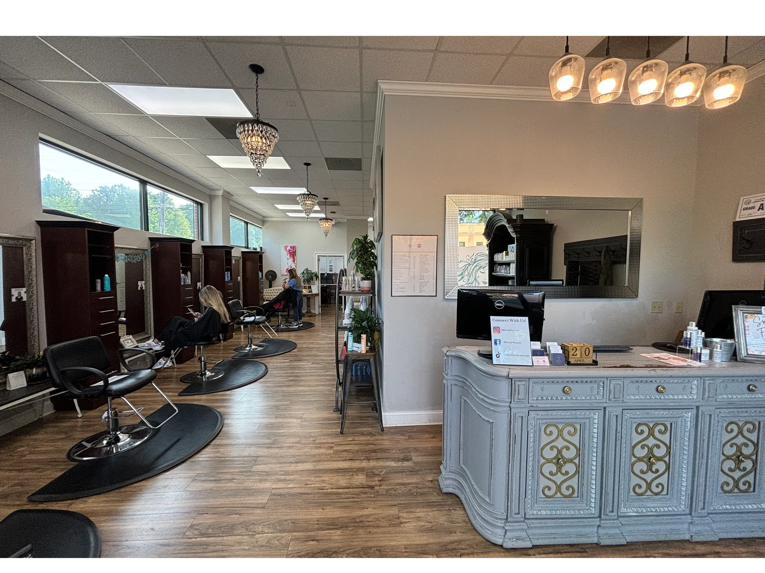 Blonde 9 Beauty Lounge in Cornelius, NC (2)