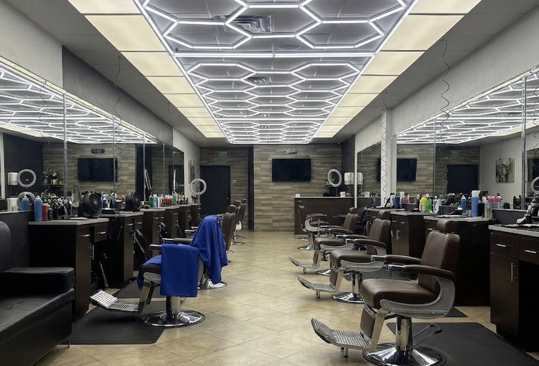 Platinum Cuts in Hialeah, FL