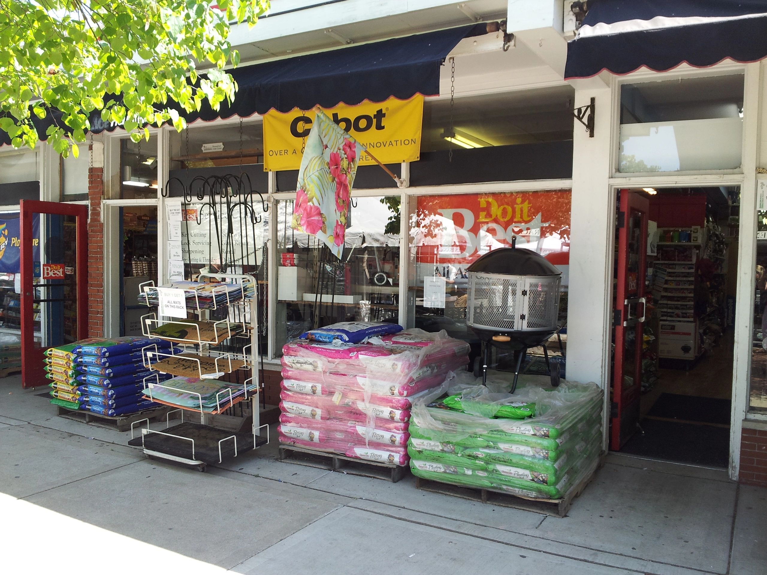 Clarendon Hills Hardware in Clarendon Hills, IL