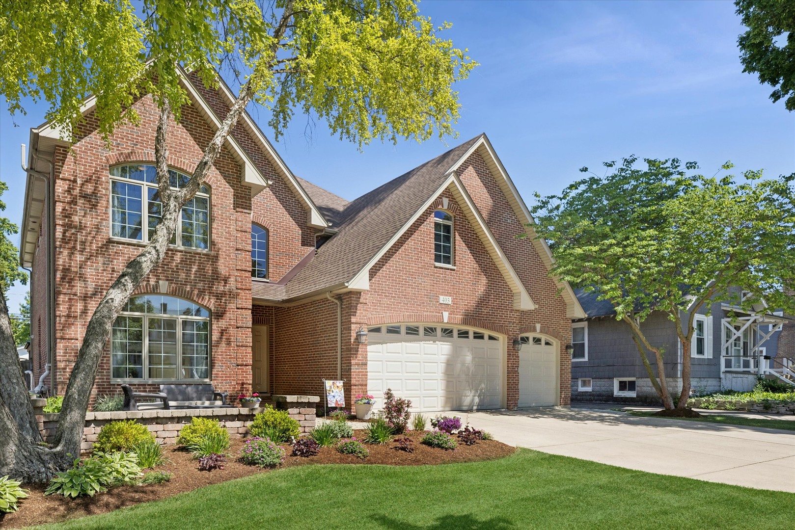 The Schiller Team | @properties in Elmhurst, IL