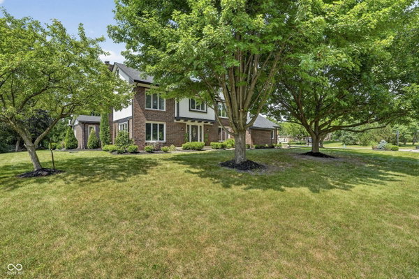 Laviolette Real Estate Group in Zionsville, IN