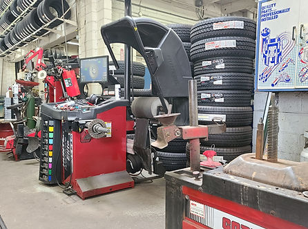 Lucas Auto Center in Lakewood, OH (3)