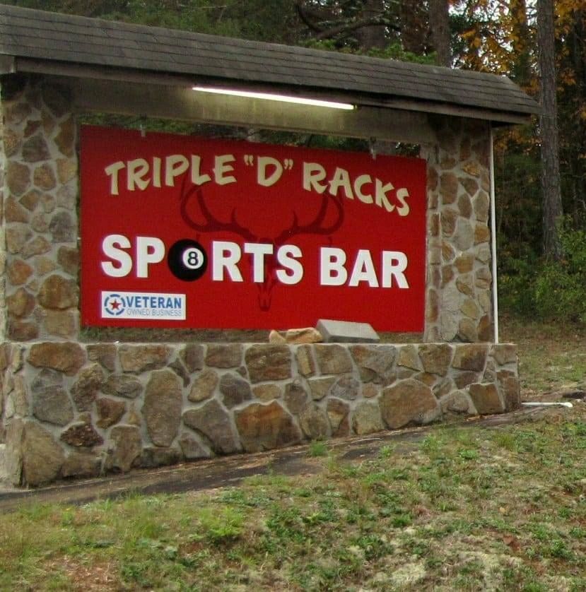 Triple D Racks Sports Bar in Walhalla, SC