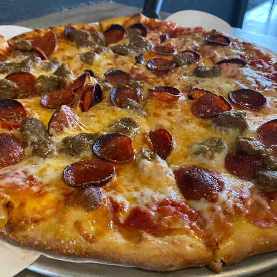 Denver's Garage Pizza and Brews in Fortville, IN (2)