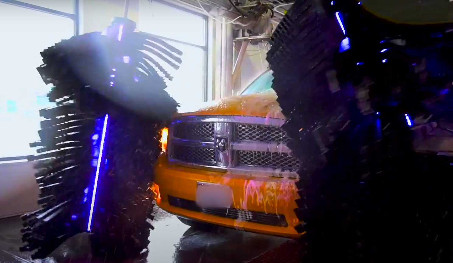 Uncle Larrys Car Wash in Hartford, WI (4)