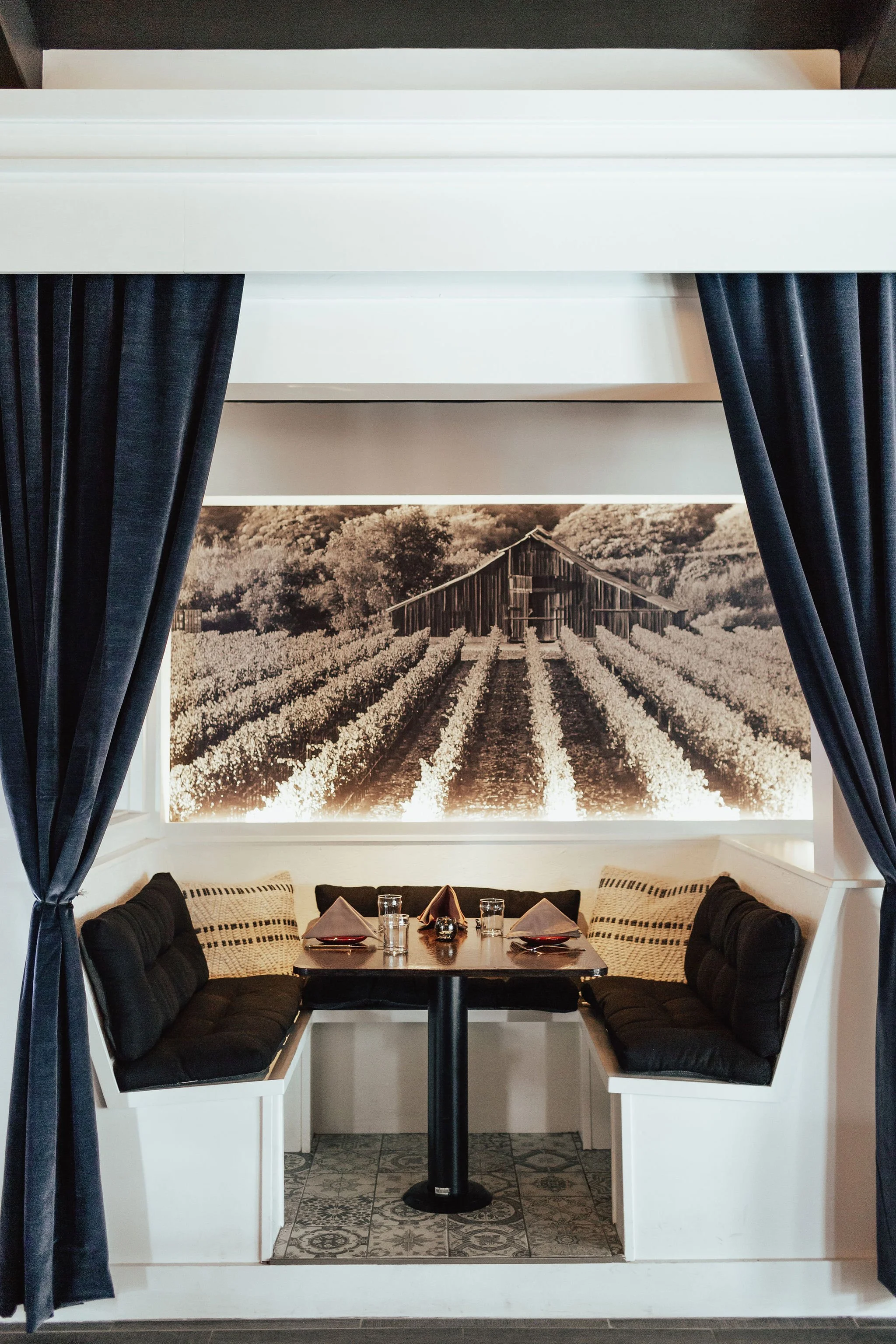 V Lounge in Solvang, CA (3)