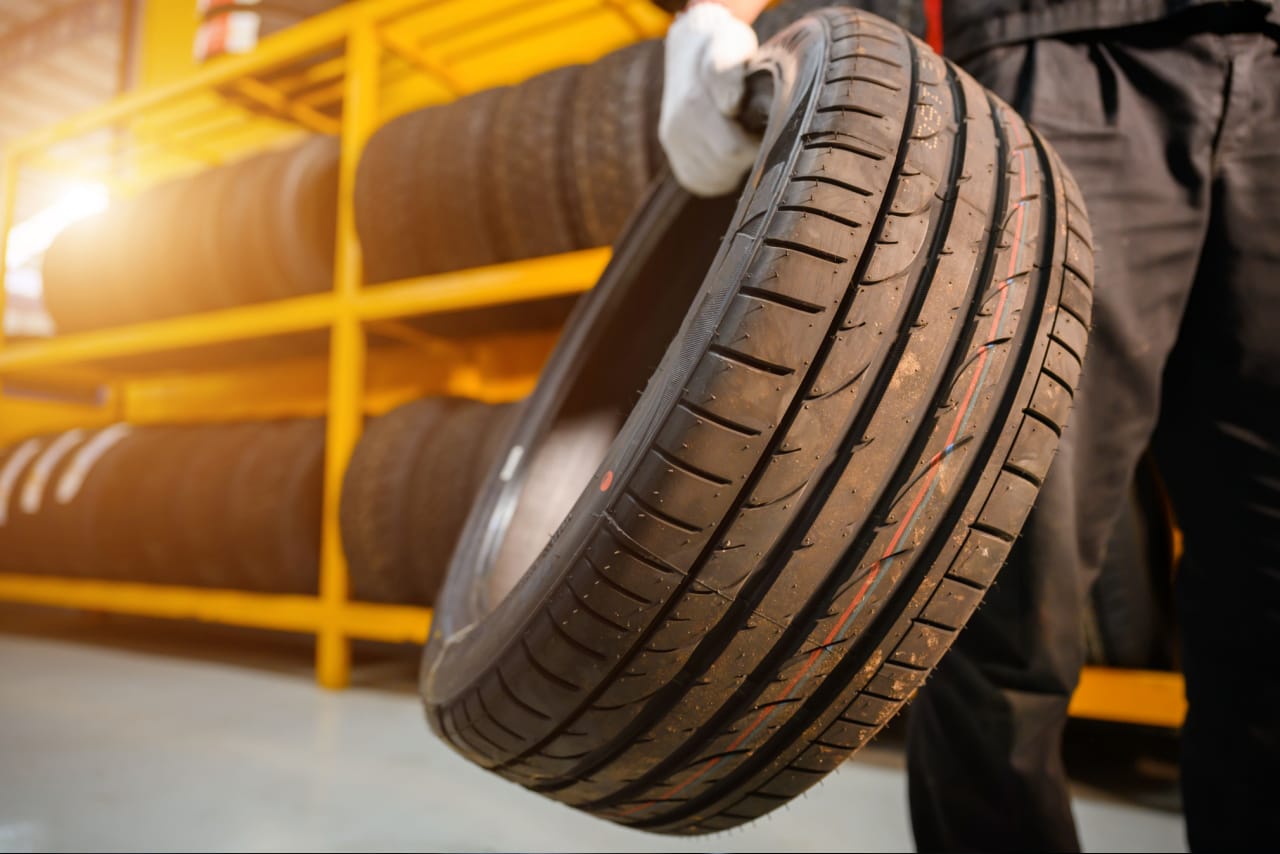 V & R Tire & Alignment Specialists Inc in Lisle, IL (3)