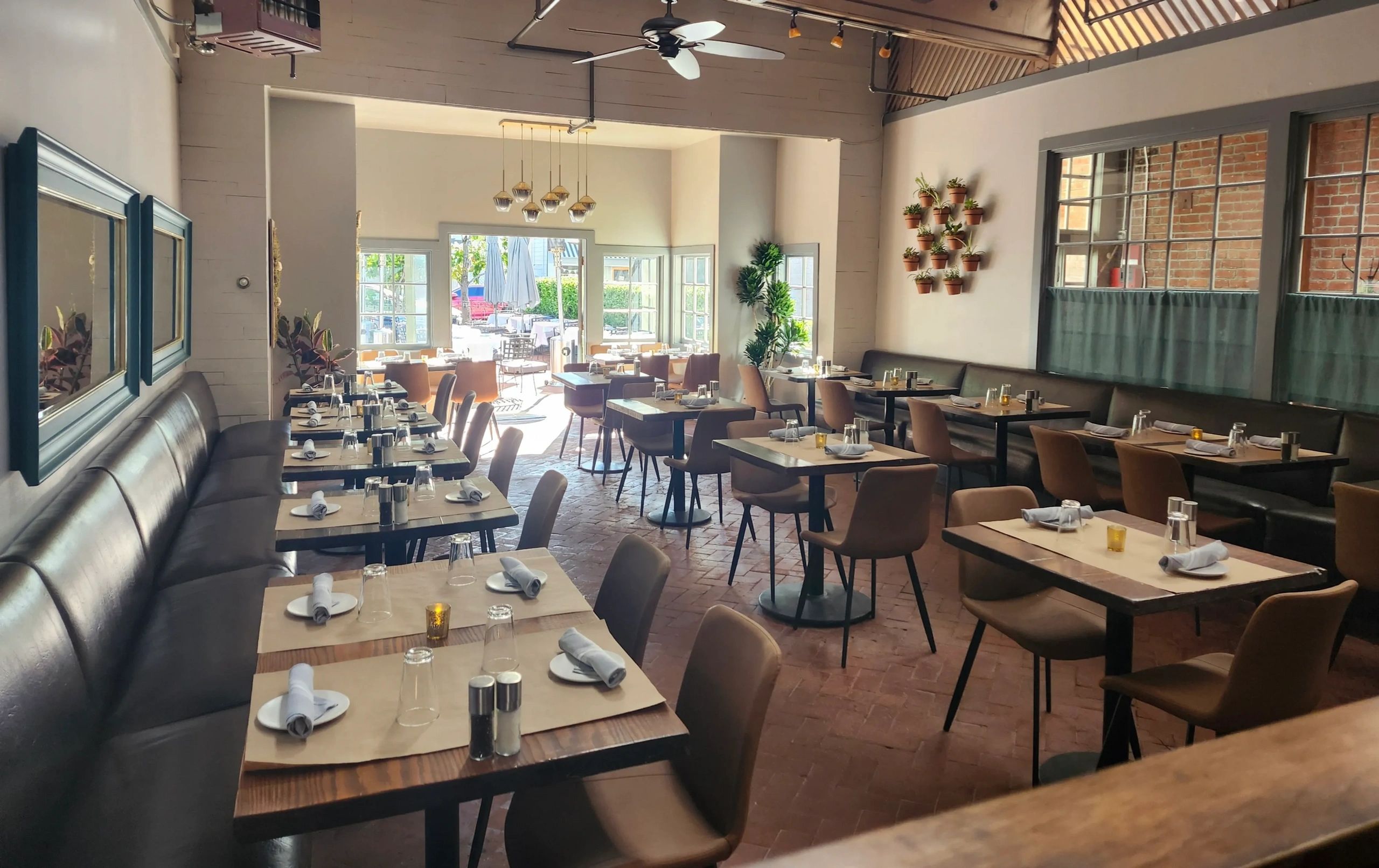 Marché Restaurant in Ross, CA