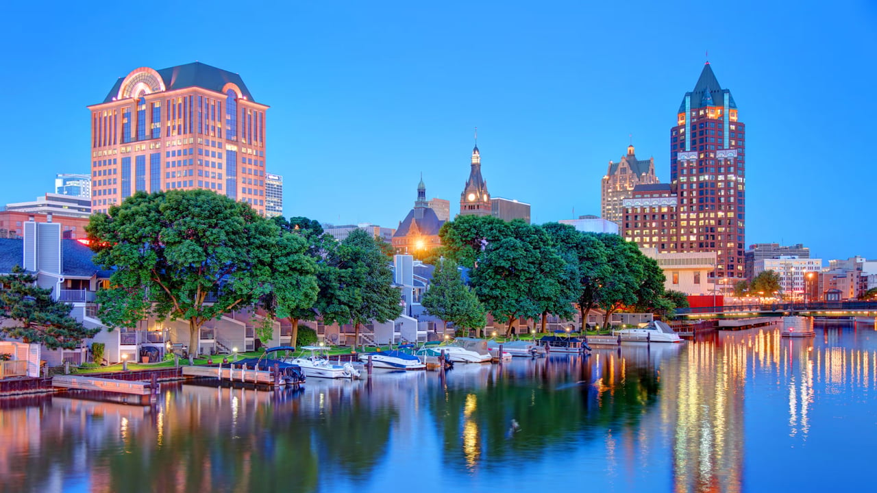 Shar Borg Team at Compass | Milwaukee, WI Real Estate Agents in Bayside, WI (3)