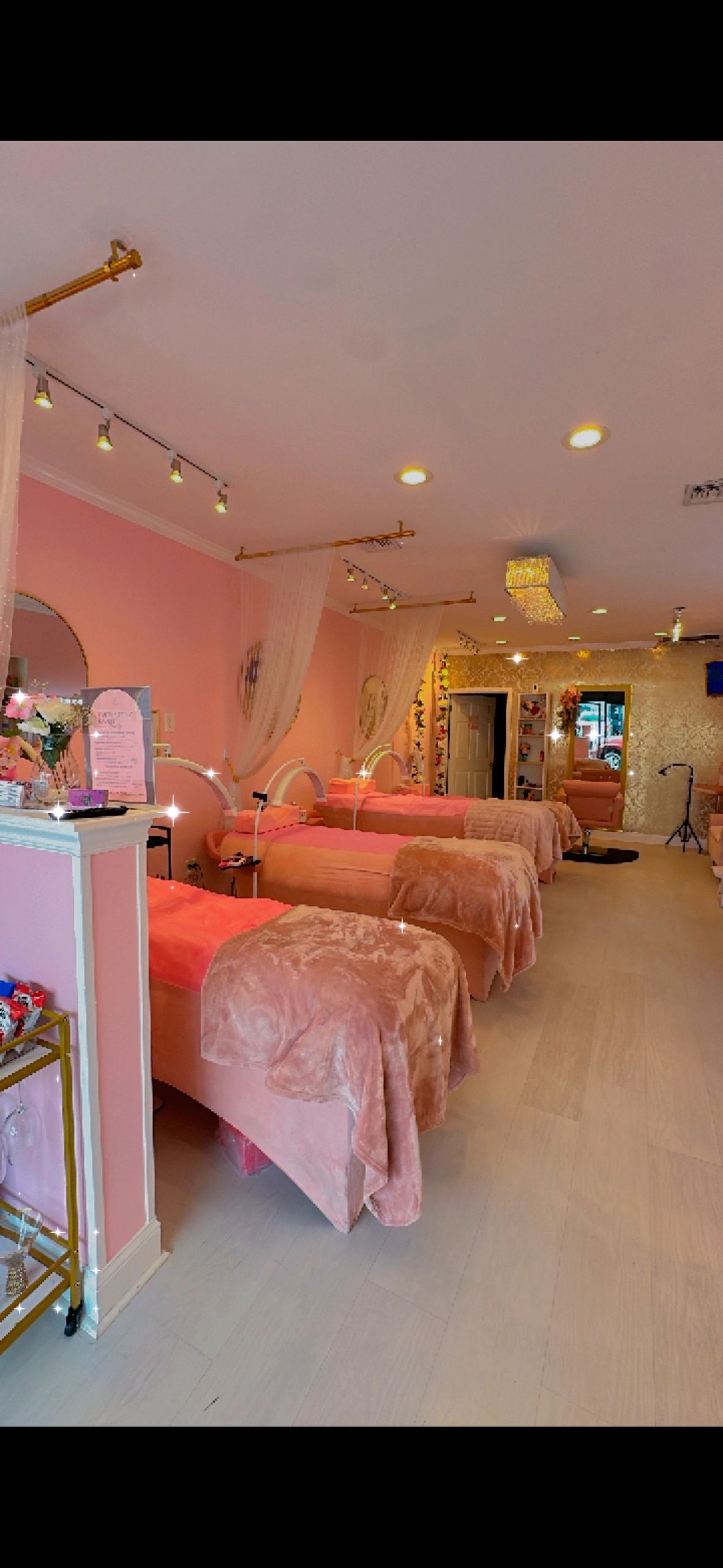 LashezUKrave Beauty Bar in Perth Amboy, NJ