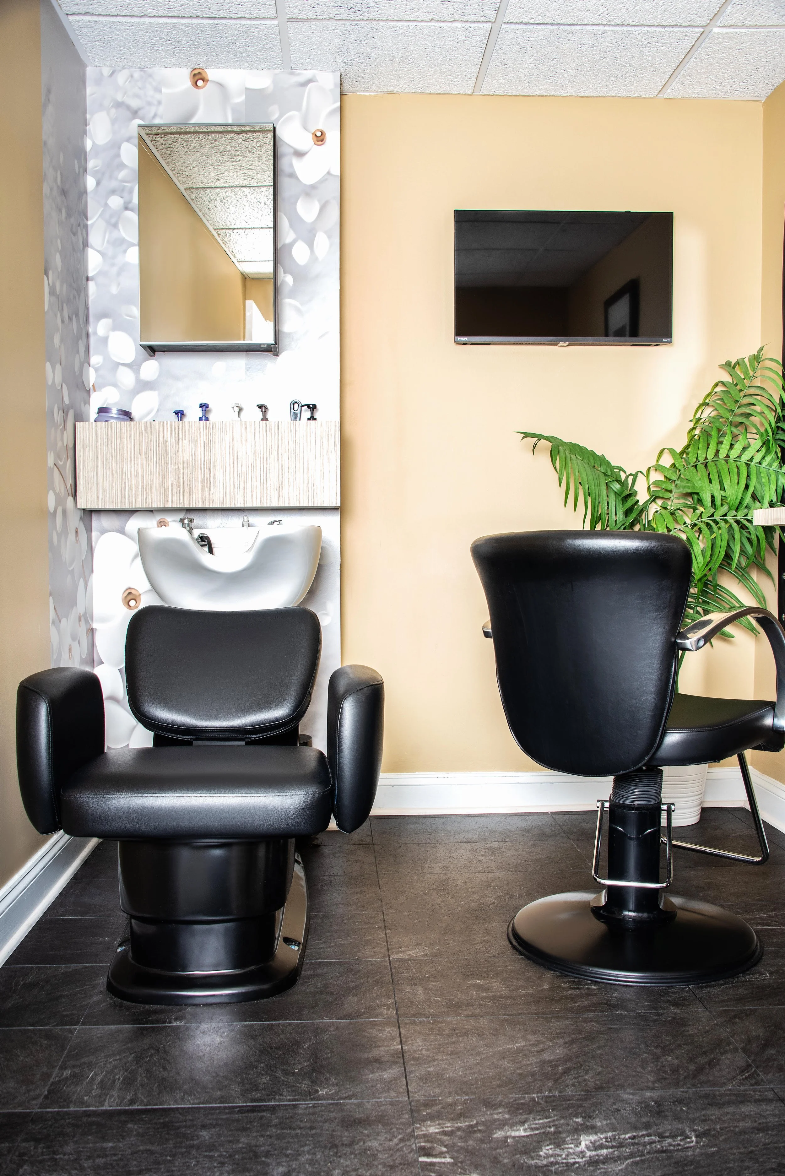 Eccentrics The Salon in Odenton, MD (2)
