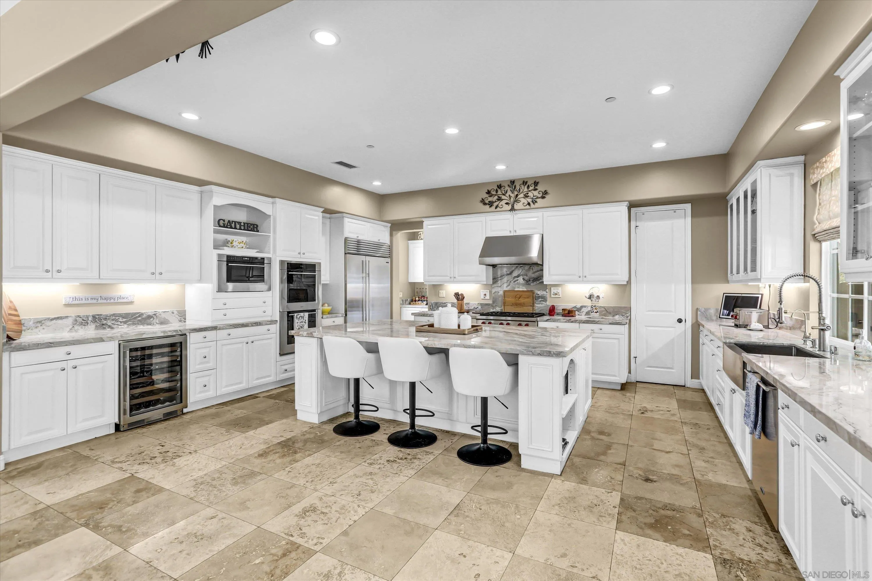 Lucy Nava, Realtor - Century 21 Affiliated/ Fine Homes & Estates in Chula Vista, CA (3)