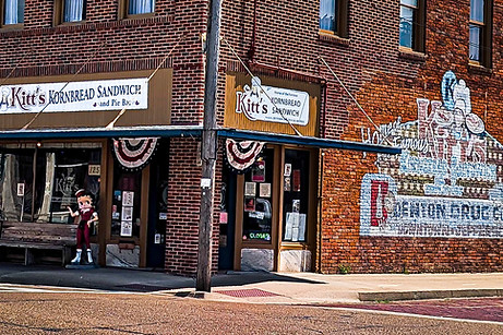 Kitt's Kornbread Sandwich and Pie Bar in Jefferson, TX (2)