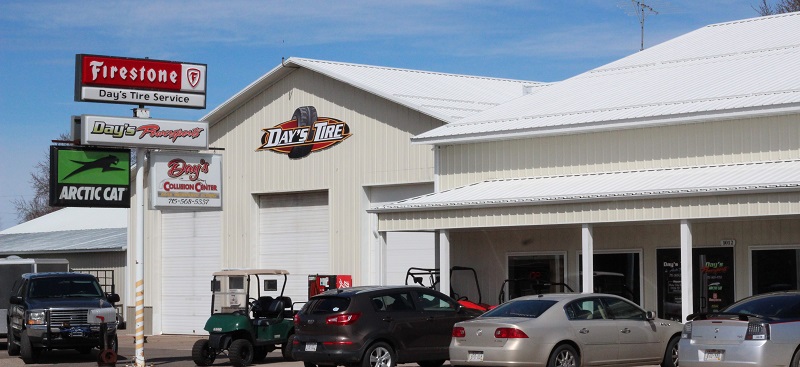 Day's Auto Body in Bloomer, WI