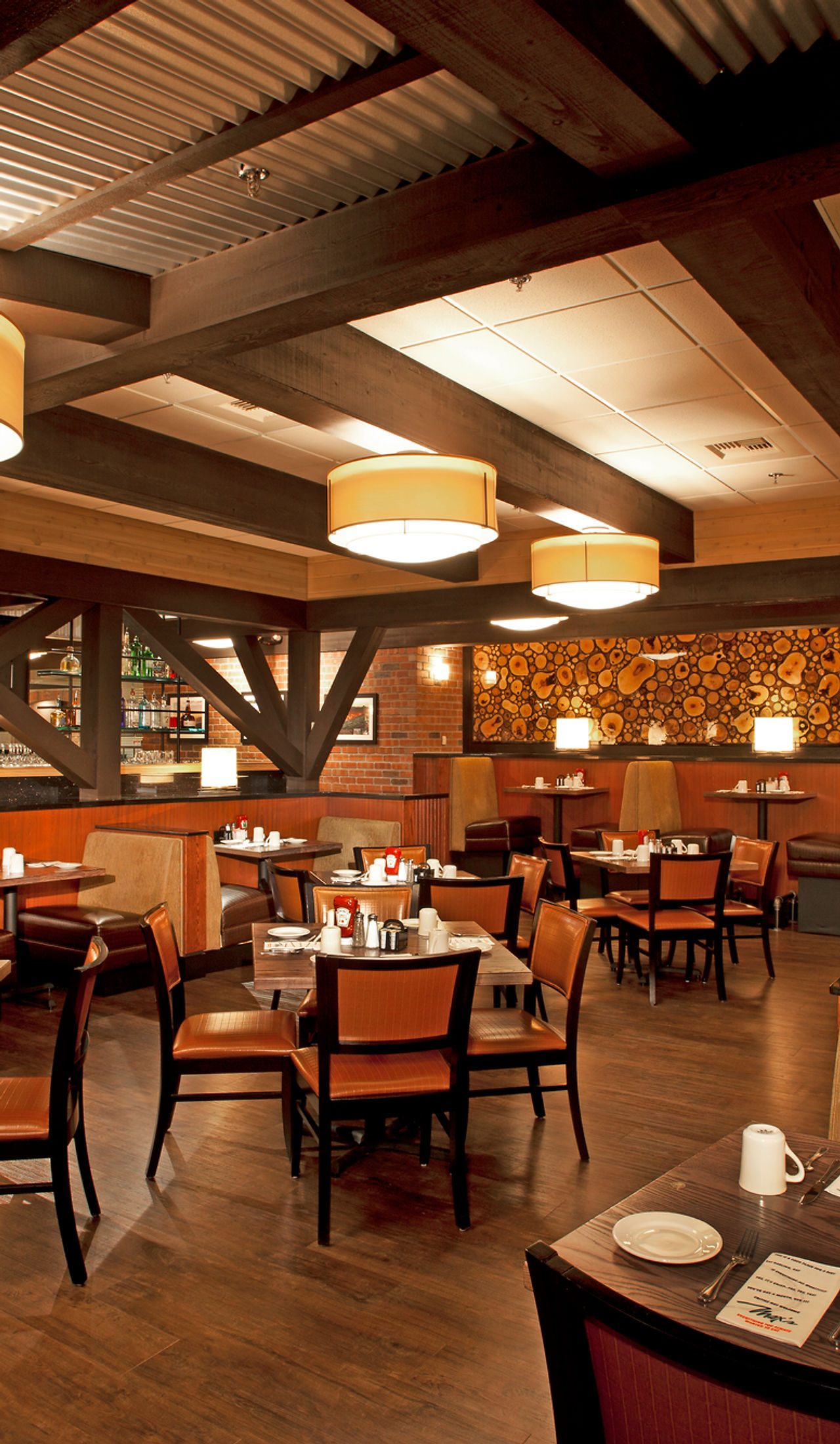 Max's Restaurant & Bar in Auburn, CA