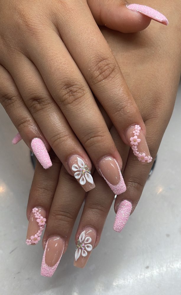Gold Nails & Spa in Victorville, CA