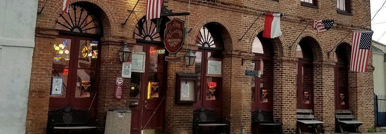 Auntie Skinner's Riverboat Club in Jefferson, TX