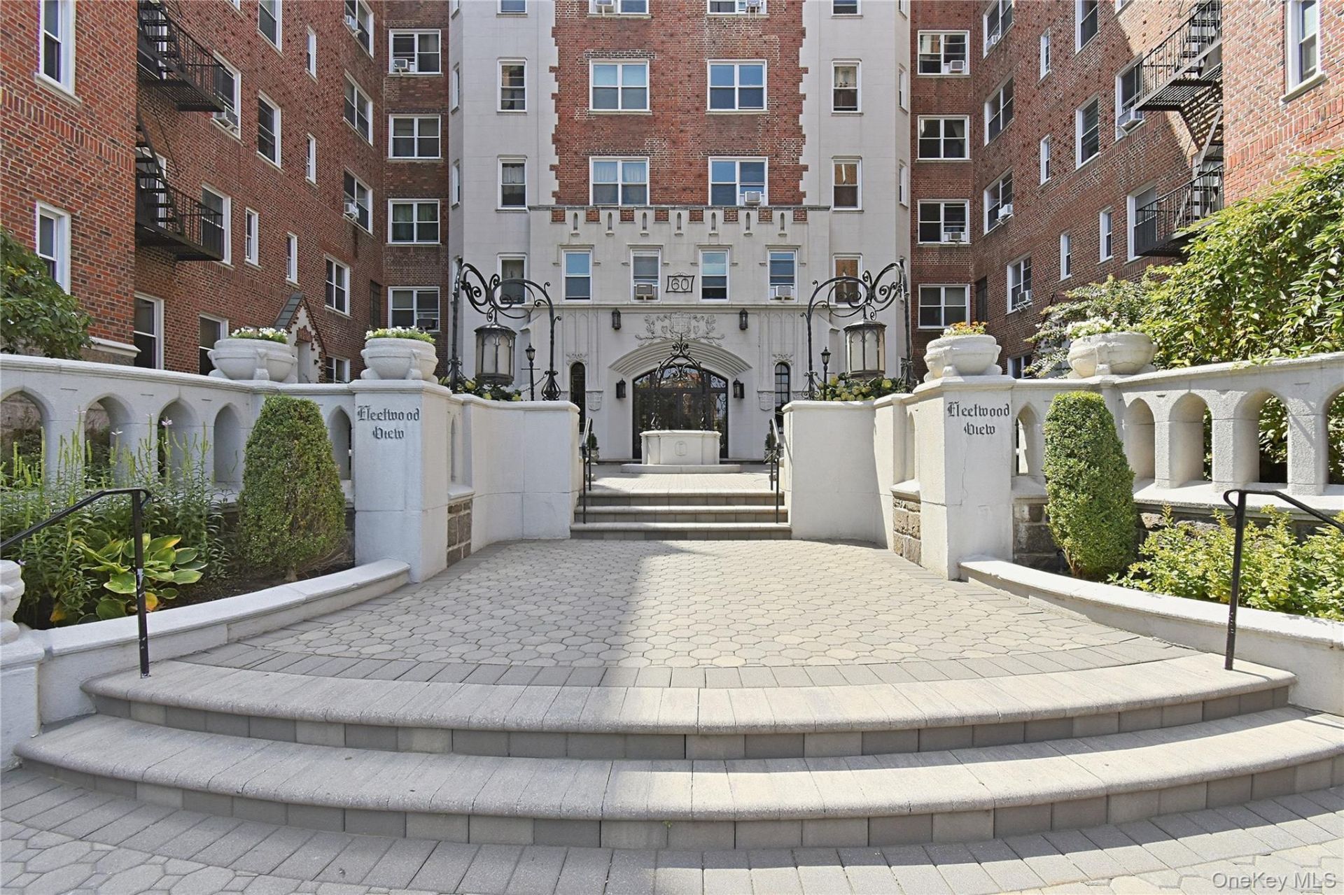 Darryl Selsey, Four Seasons RealEstate Center in Mt Vernon, NY
