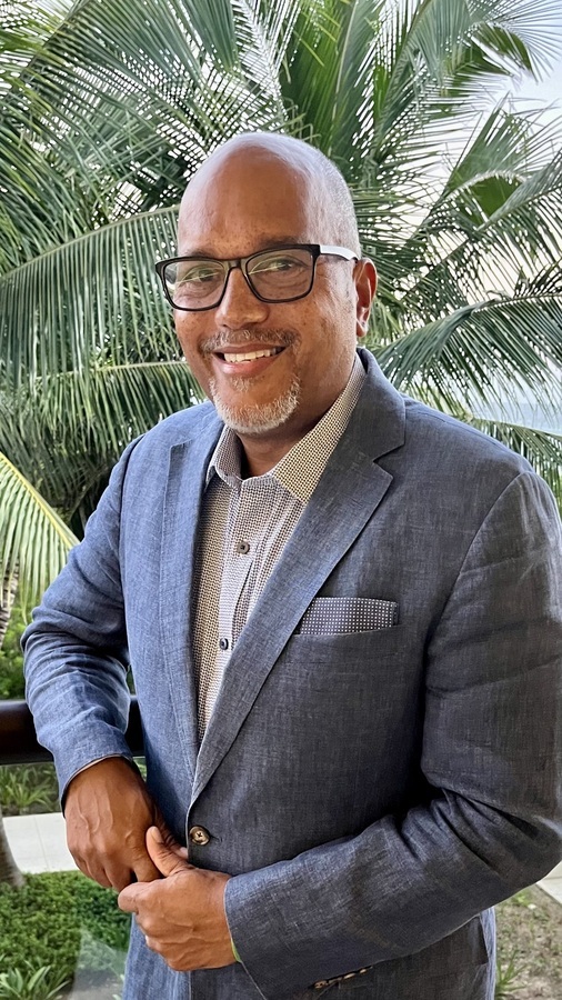 Darryl Selsey, Four Seasons RealEstate Center in Mt Vernon, NY (2)