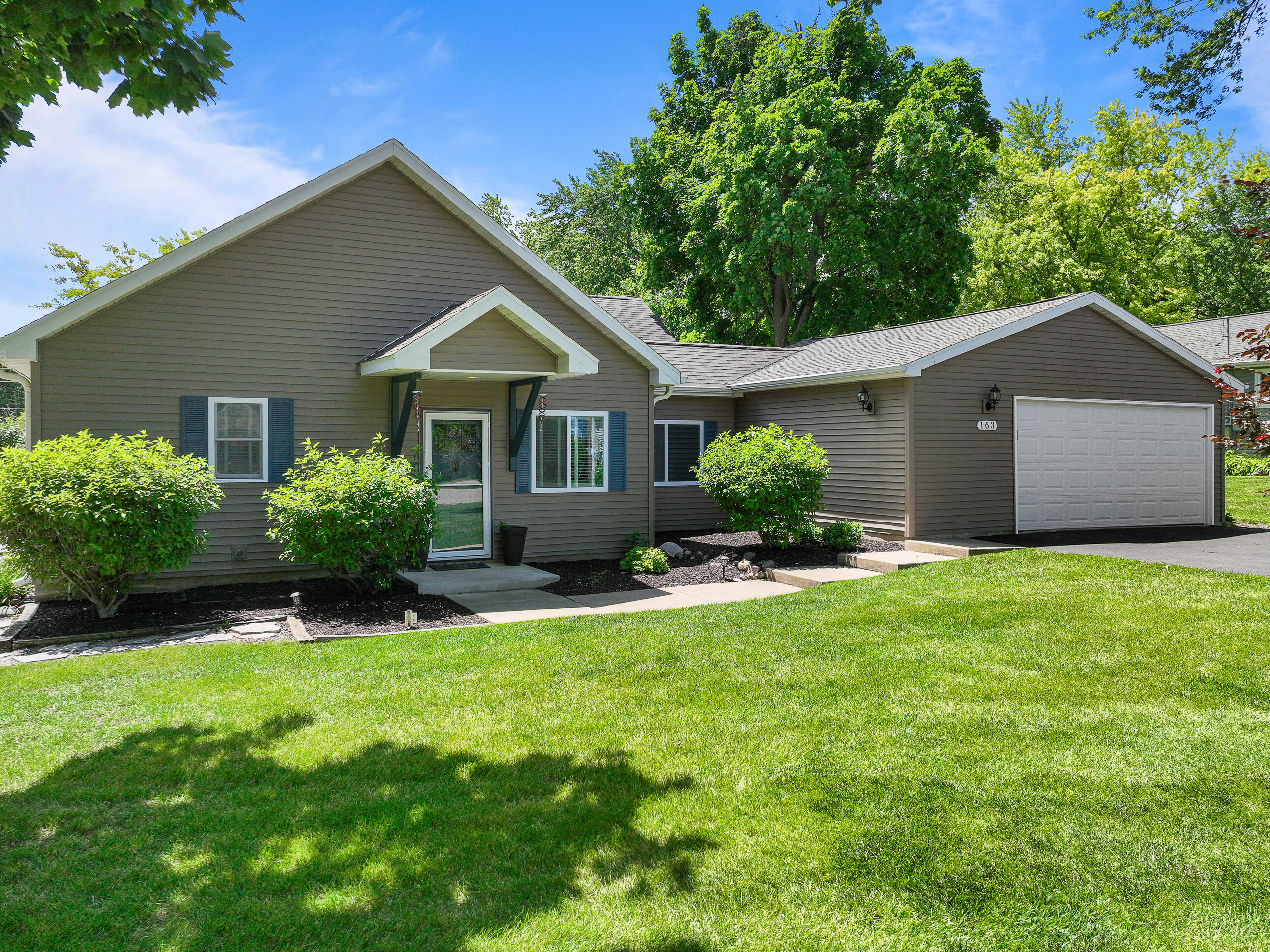 Tricia Forbeck Compass Real Estate in Lake Geneva, WI (4)