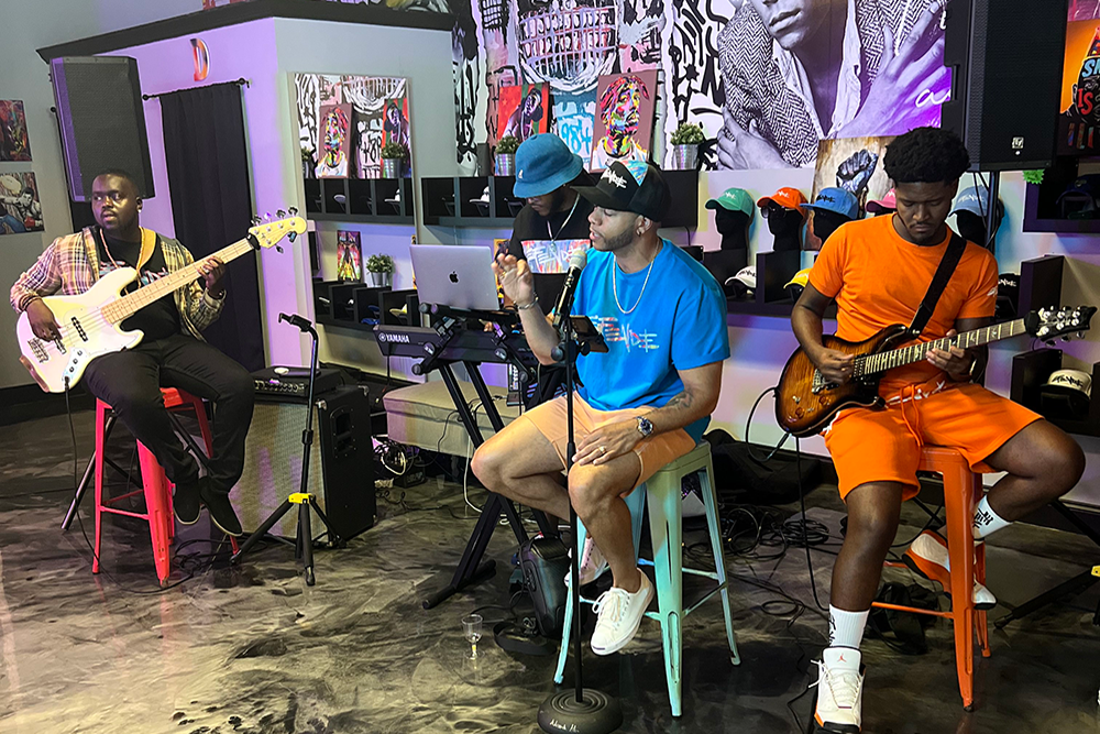 Efendee Studio in Plantation, FL