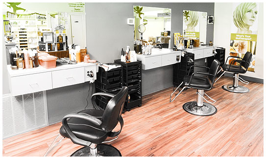 M & M Hair Design & Tanning Salon in Johnstown, PA