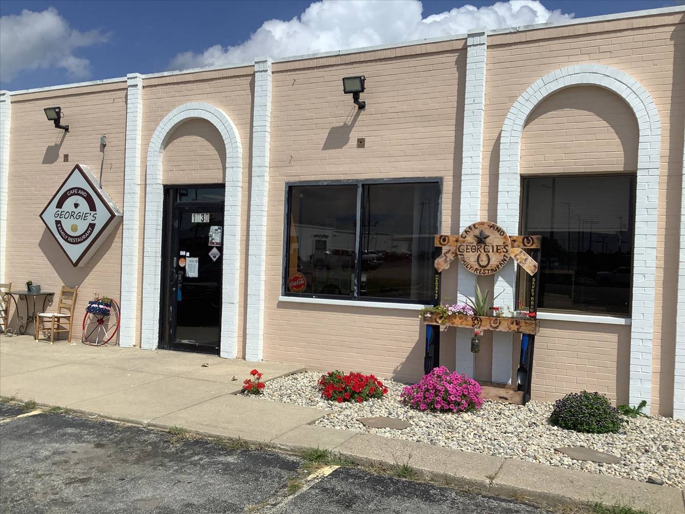 Georgie's Cafe and Family Restaurant in Marion, IN