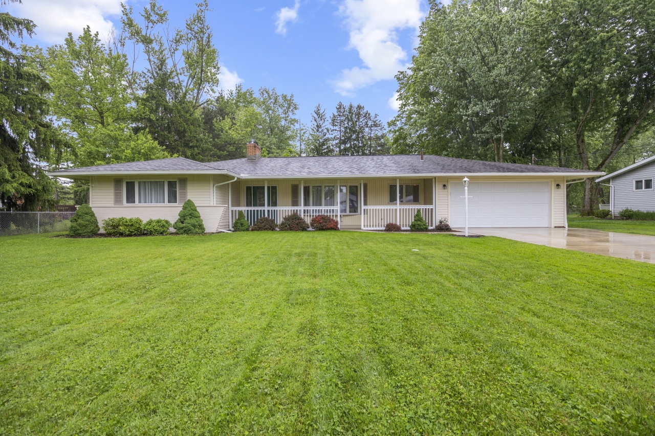 Michelle Green | Russell Real Estate Services in Strongsville, OH (6)